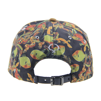 Impresión personalizada Camp Snapback 5 Panel Cap con visor de suéter / correa de cuero