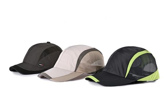 Gorras de béisbol ultravioleta respirables del bordado de la protección los 54cm 100% poliésteres